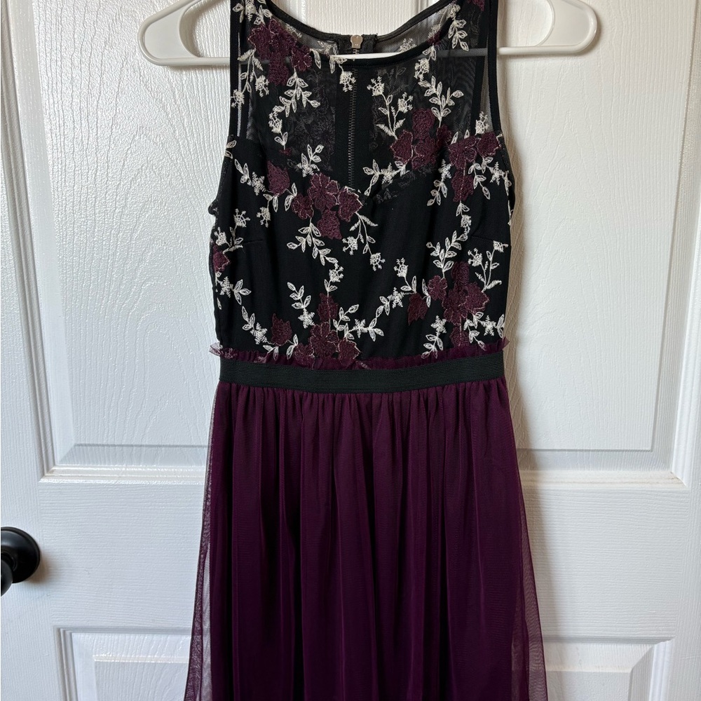 Elegant Floral Embroidered Dress - Black and Purple